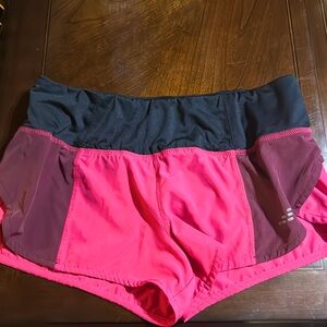 Pink workout short in medium